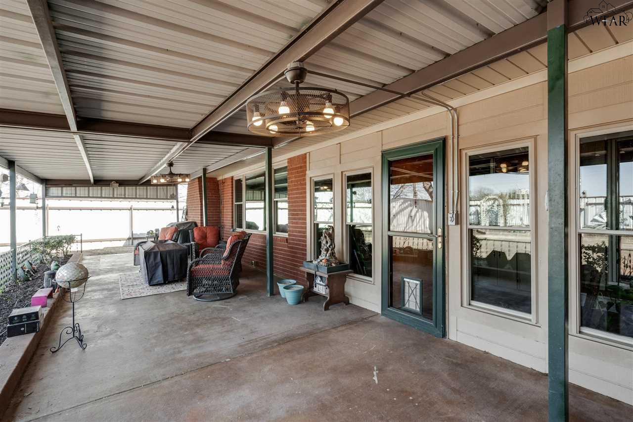 504 S Hilltop Avenue, Burkburnett, Texas image 25