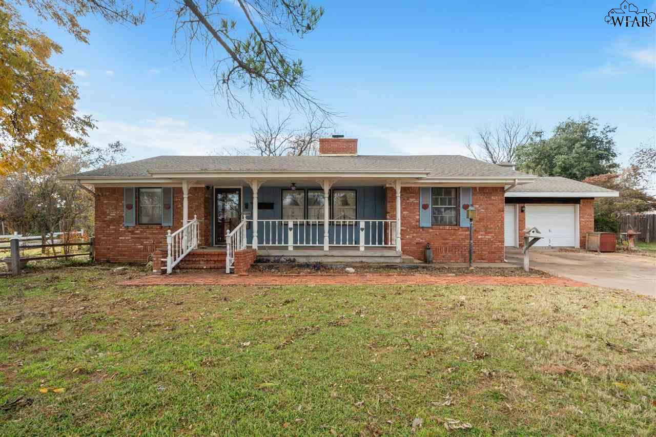 1508 Rita Lane, Iowa Park, Texas image 1