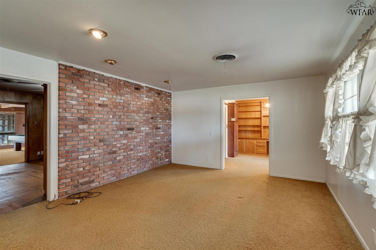1508 Rita Lane, Iowa Park, Texas image 4