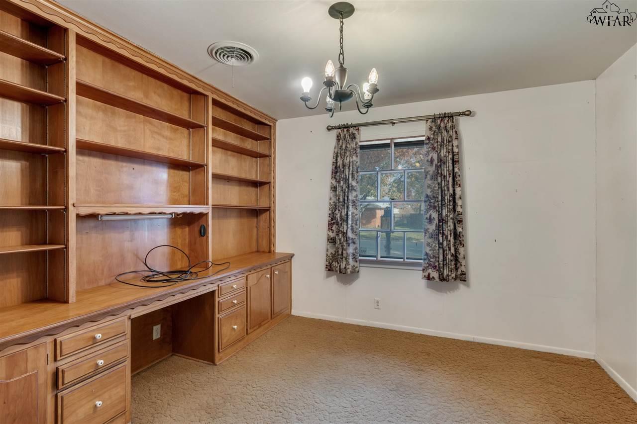 1508 Rita Lane, Iowa Park, Texas image 6