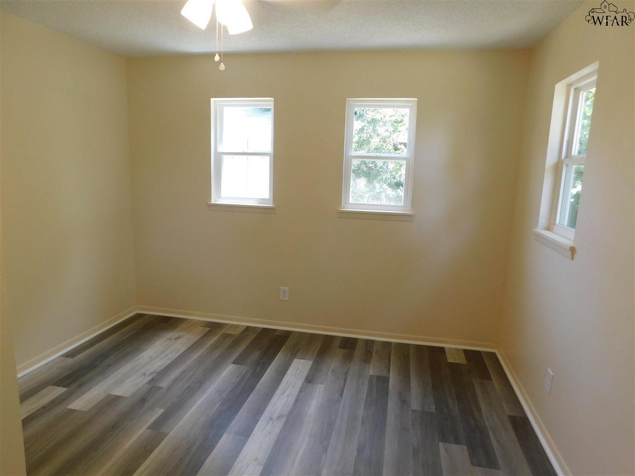516 N Hilltop Avenue, Burkburnett, Texas image 26