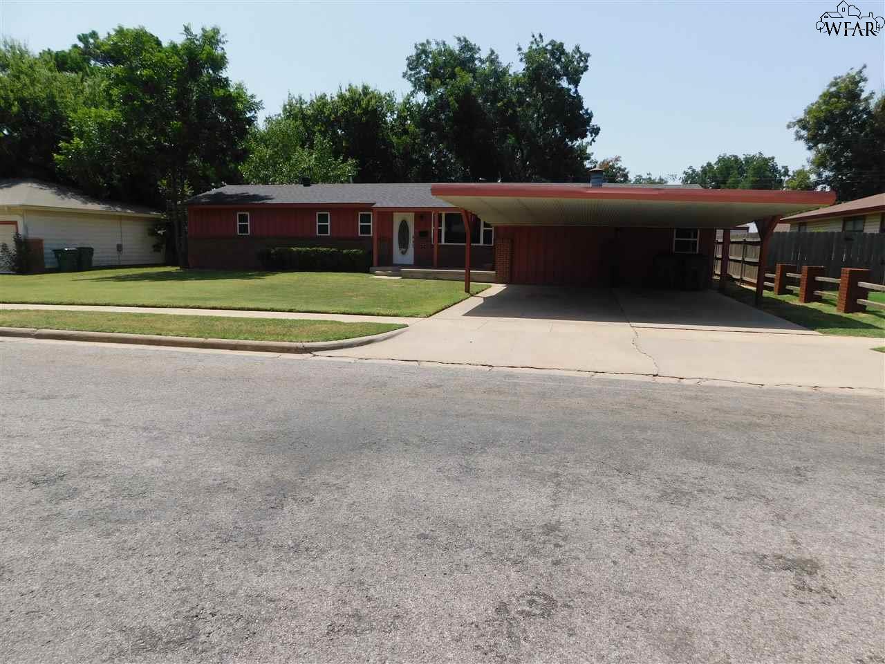 516 N Hilltop Avenue, Burkburnett, Texas image 1