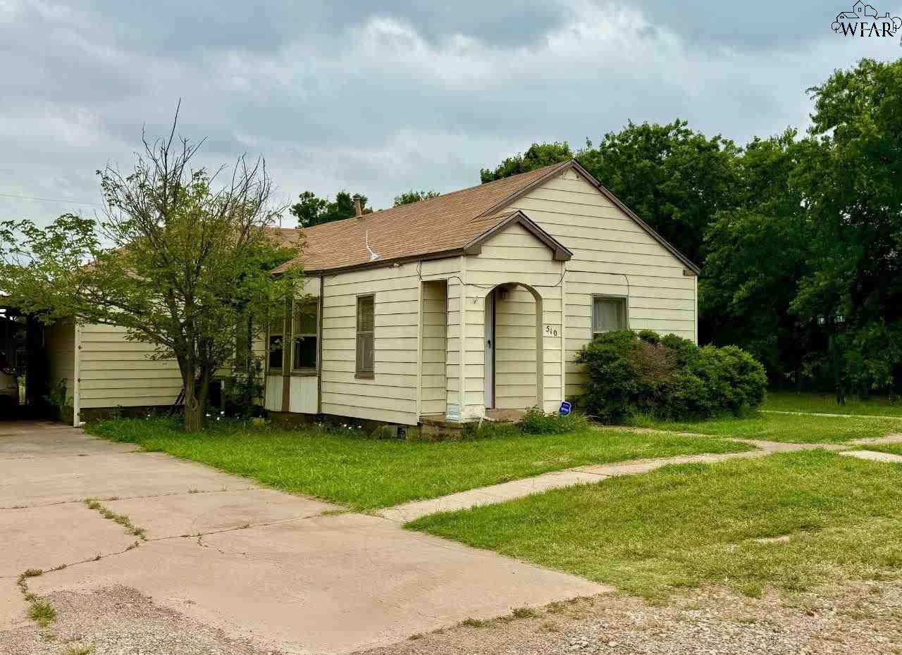 510 N Wilbarger Street, Electra, Texas image 2