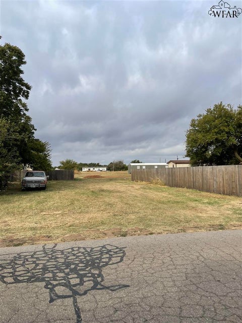 Vacant Land For Sale - 601 Floyd Street<br/> Burkburnett, TX 76354