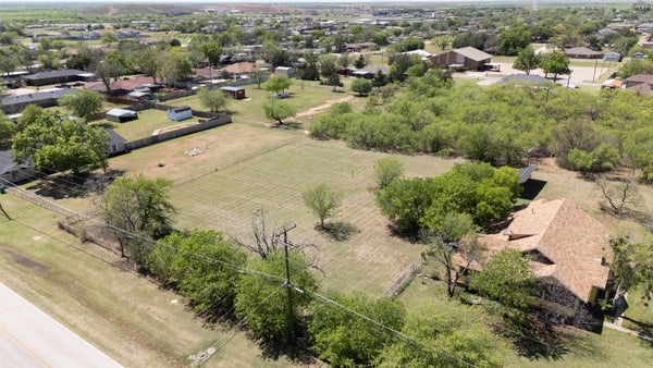 N PACIFIC AVE, IOWA PARK, TX 76367 - Image 06e628f42bdc8c8bfa50956097608ebc/4067098830