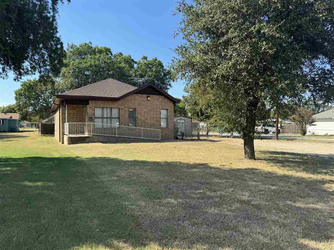 501 S Archer Street, Henrietta, Texas image 2