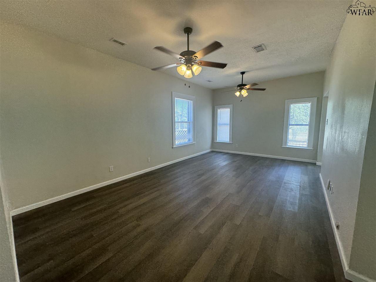 501 S Archer Street, Henrietta, Texas image 6