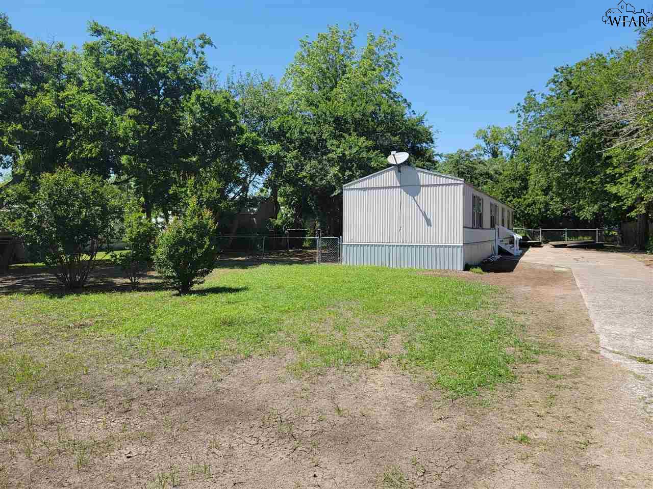 209 W 1st Street, Burkburnett, Texas image 24