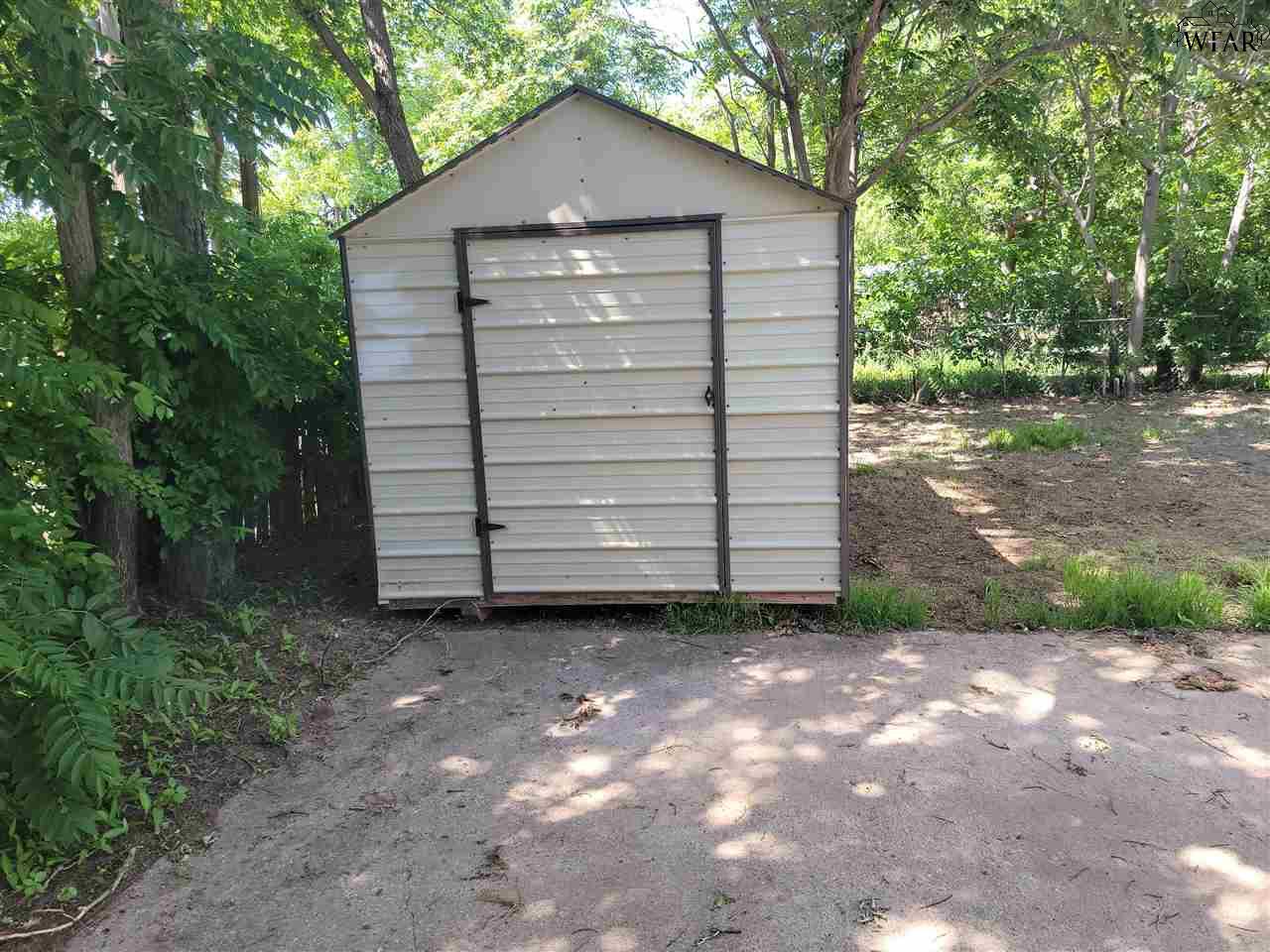 209 W 1st Street, Burkburnett, Texas image 28