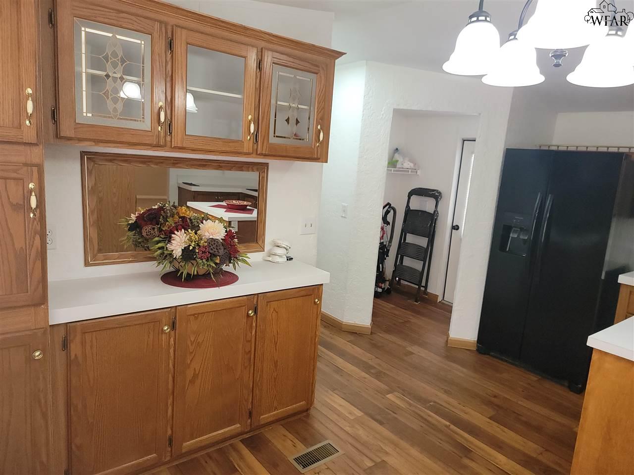 209 W 1st Street, Burkburnett, Texas image 8