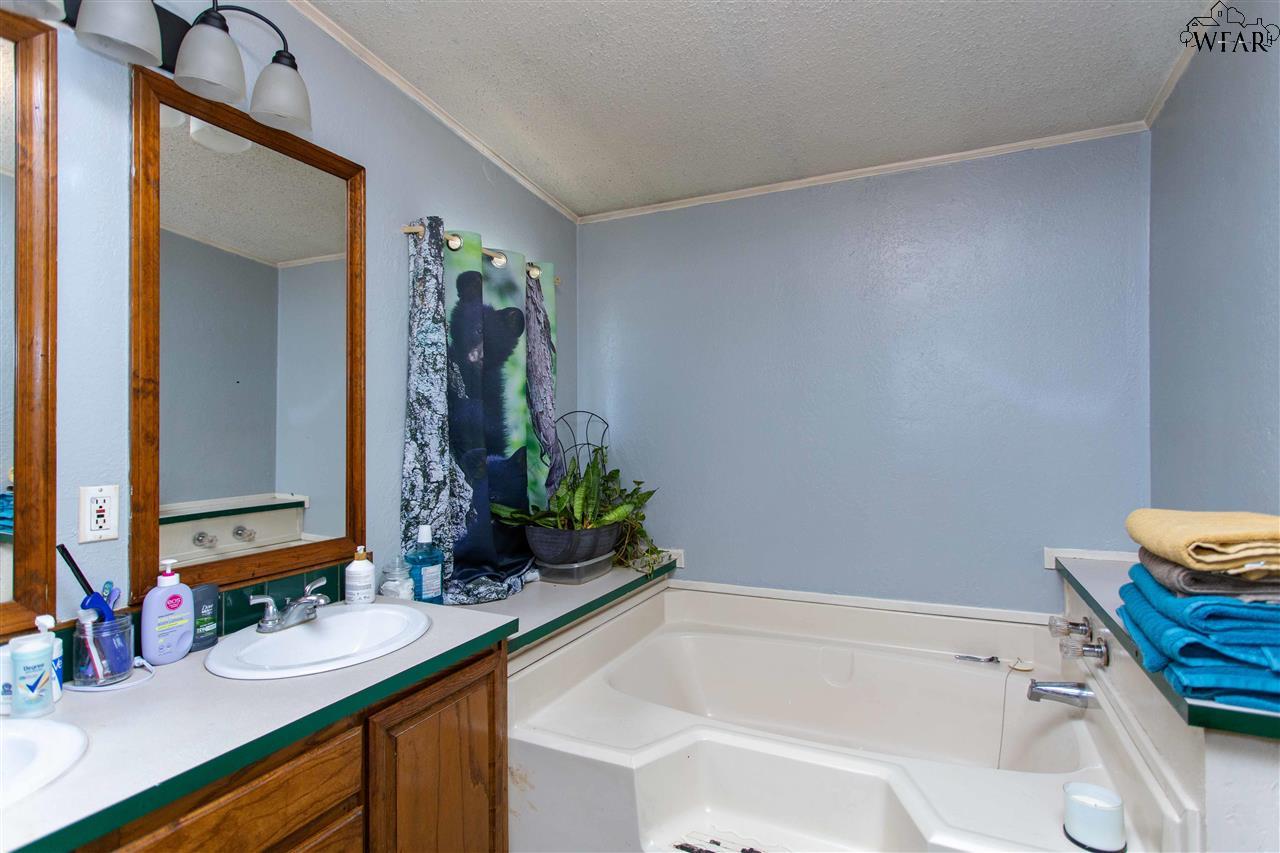 14953 Bray Road, Electra, Texas image 18