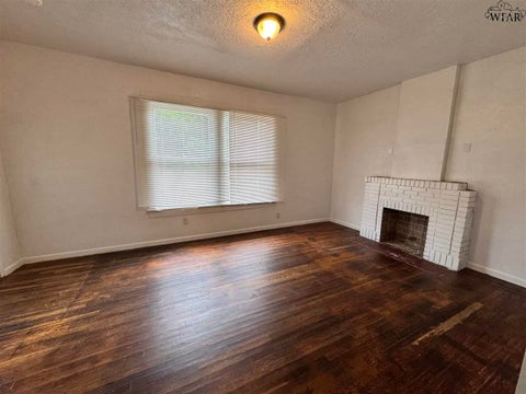 Homes For Rent - 1111 Monroe Street #LEFT SIDE<br/> Wichita Falls, TX 76309