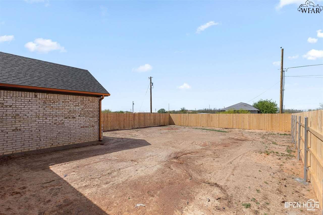 408 S Cherry Street, Holliday, Texas image 28