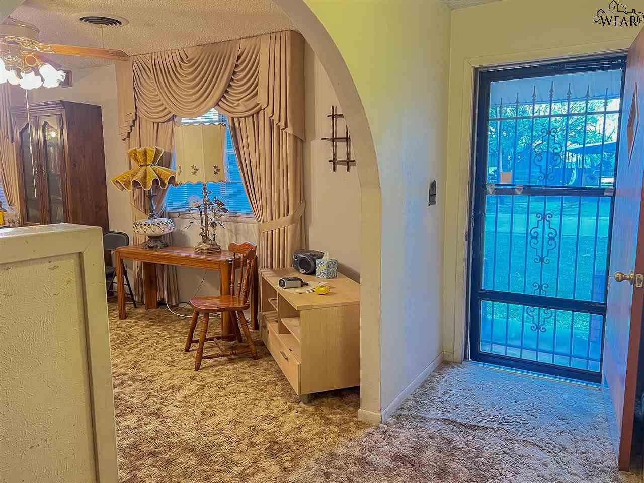 703 S Oak Street, Archer City, Texas image 10