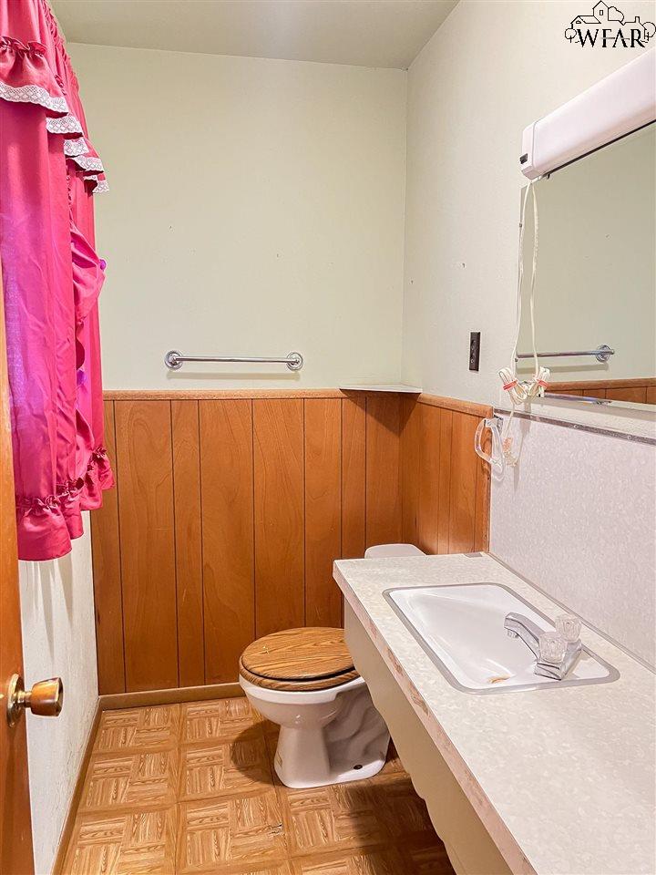 703 S Oak Street, Archer City, Texas image 27