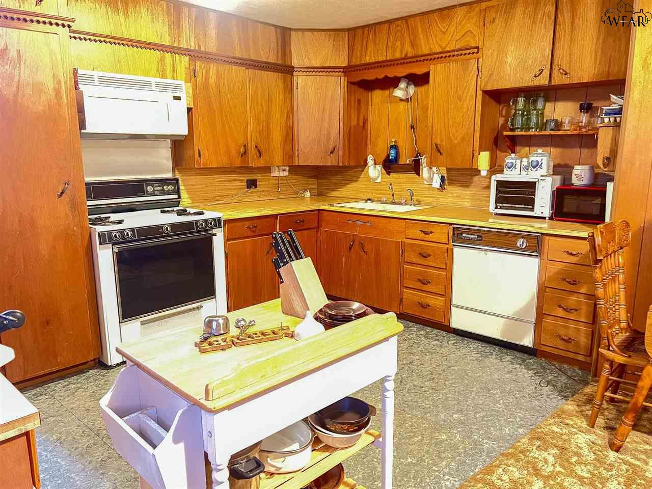 703 S Oak Street, Archer City, Texas image 13