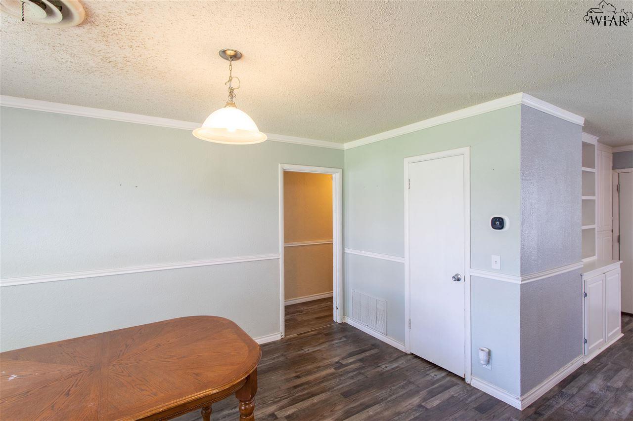 206 Clark Circle, Henrietta, Texas image 10