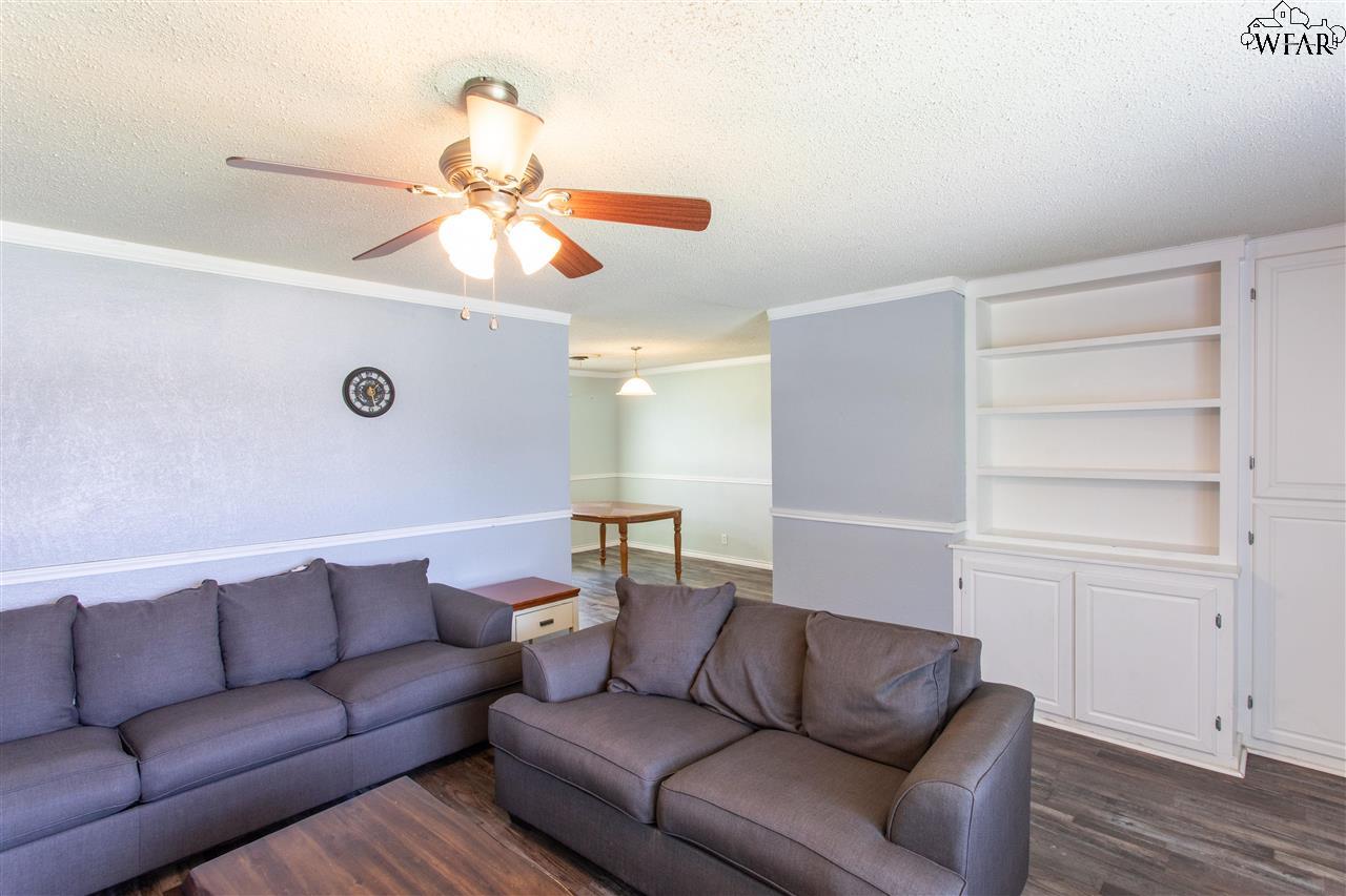 206 Clark Circle, Henrietta, Texas image 6