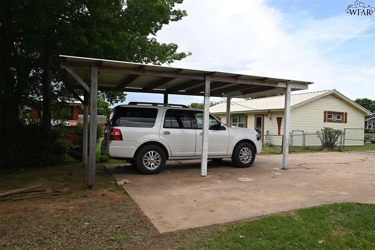 1104 S Oak Street, Archer City, Texas image 27