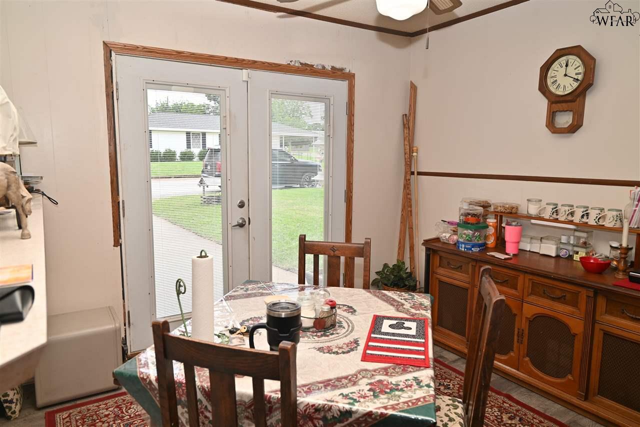 1104 S Oak Street, Archer City, Texas image 15