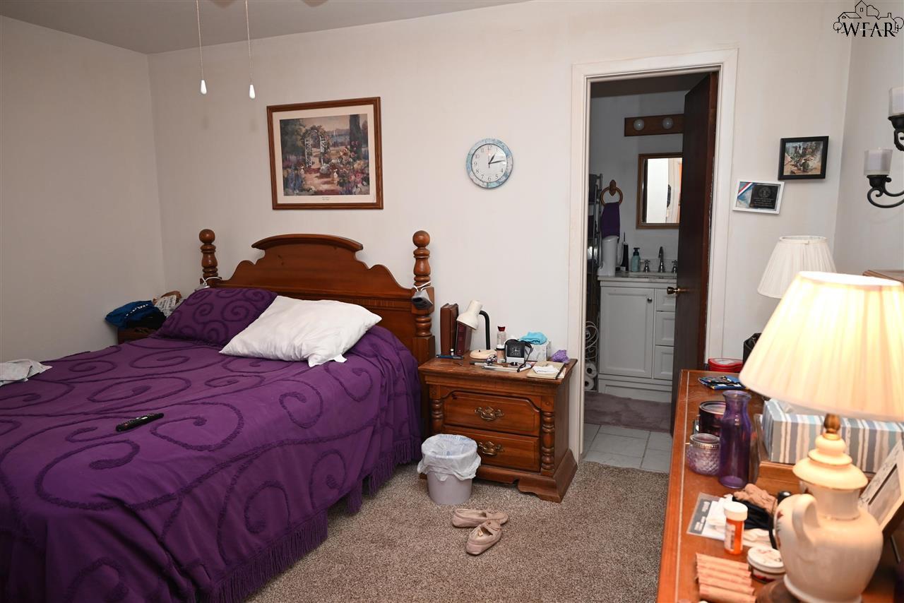 1104 S Oak Street, Archer City, Texas image 16