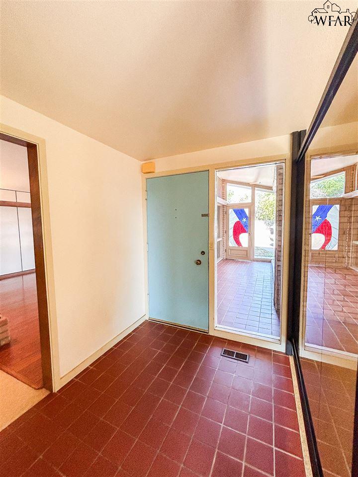 2501 Amherst Drive, Wichita Falls, Texas image 3
