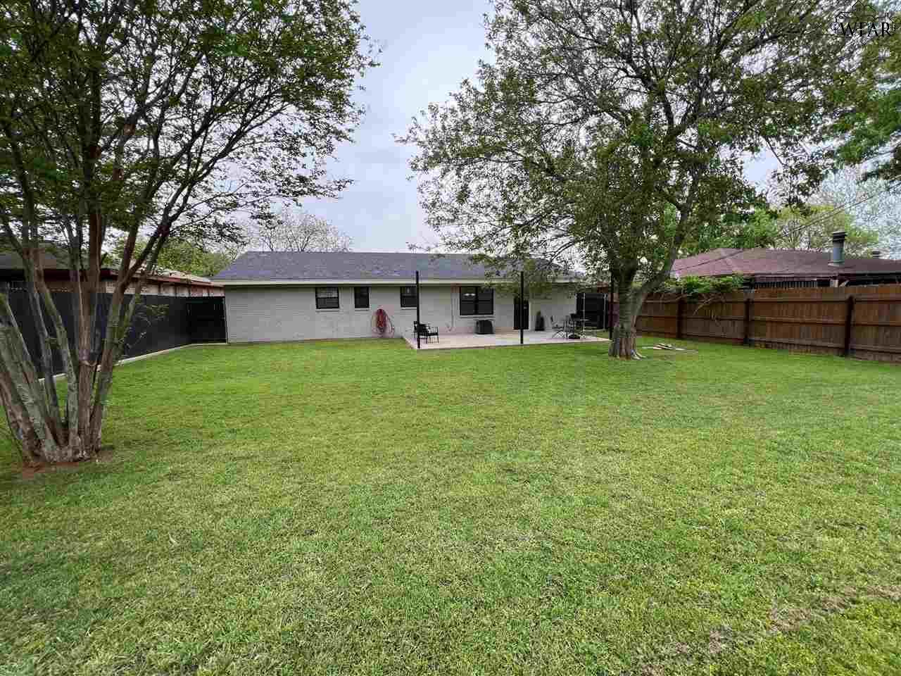 505 E Commerce Street, Henrietta, Texas image 26