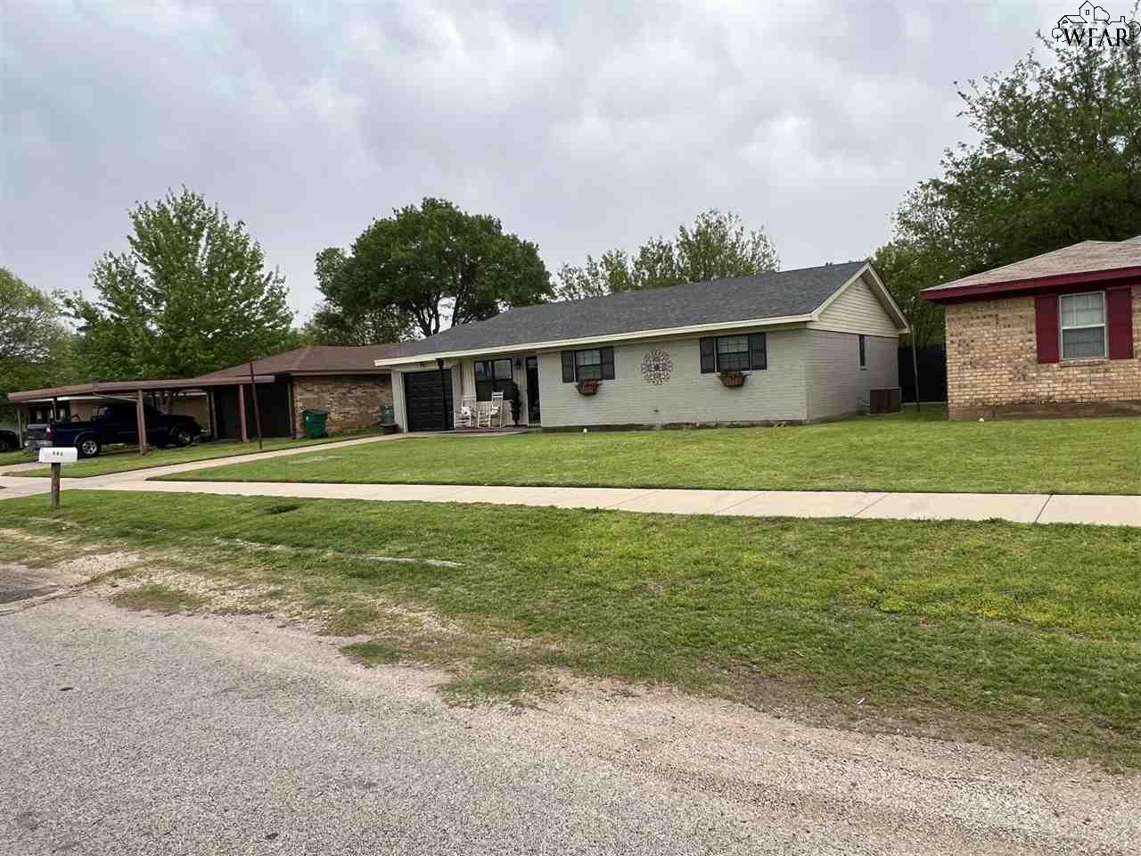 505 E Commerce Street, Henrietta, Texas image 2