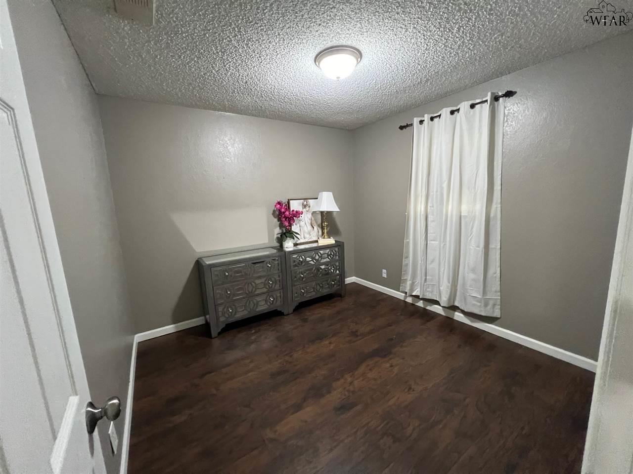 505 E Commerce Street, Henrietta, Texas image 16