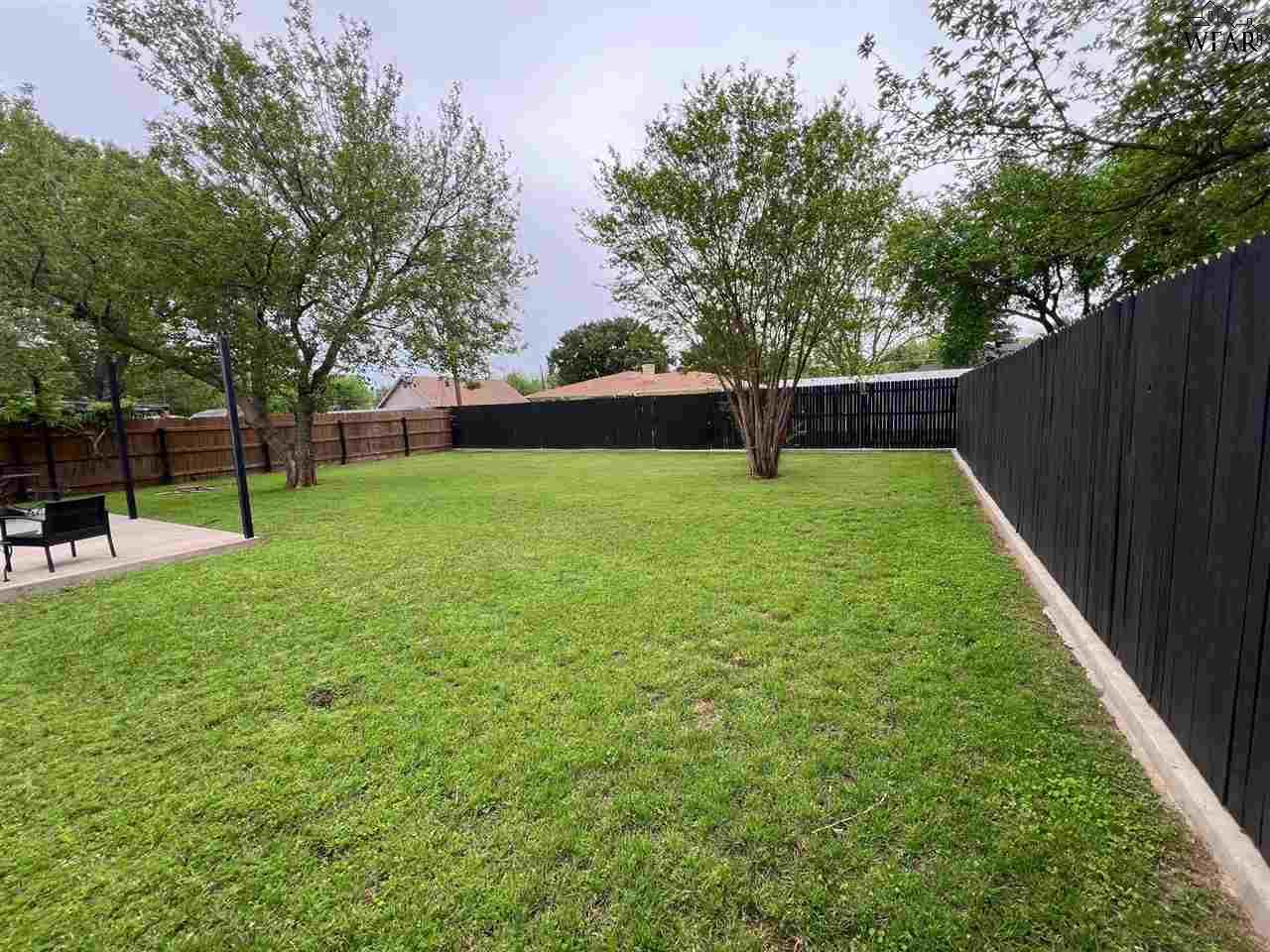 505 E Commerce Street, Henrietta, Texas image 25