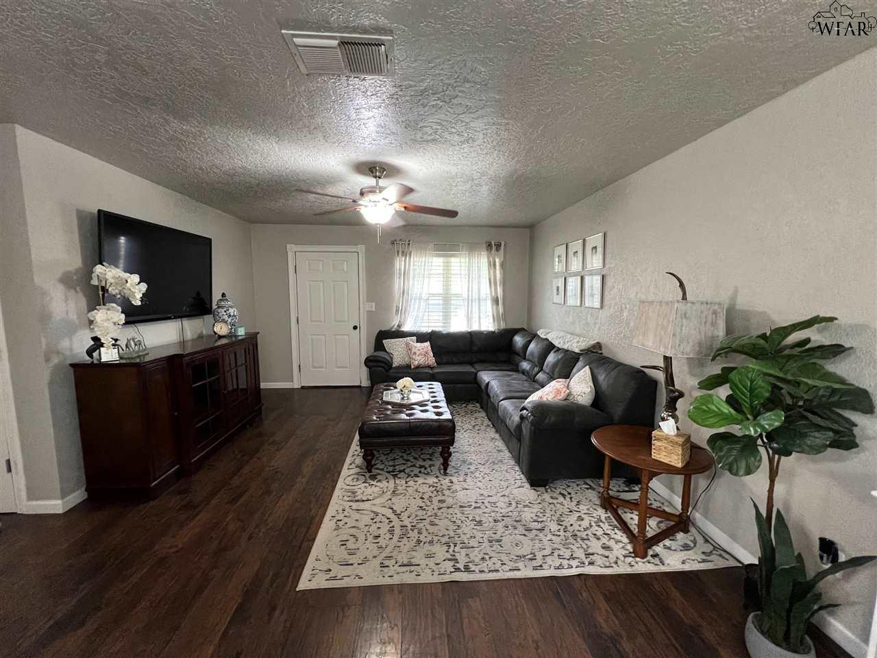 505 E Commerce Street, Henrietta, Texas image 5