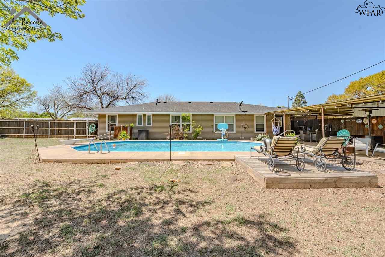 816 S Ash Street, Archer City, Texas image 30
