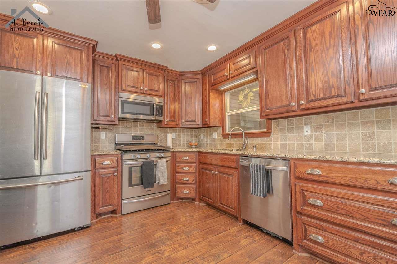 816 S Ash Street, Archer City, Texas image 11