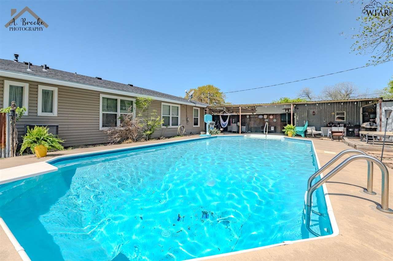 816 S Ash Street, Archer City, Texas image 29