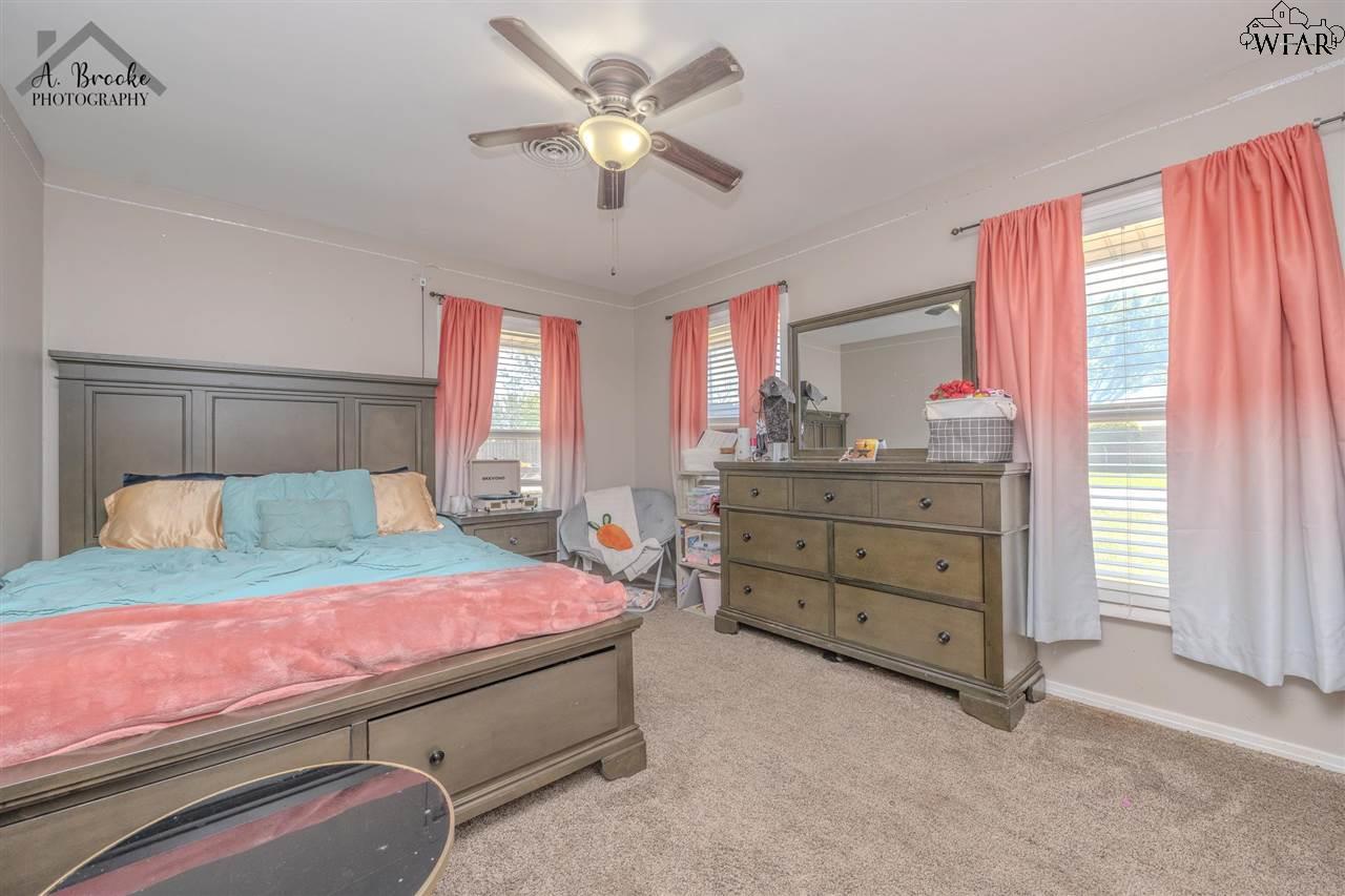 816 S Ash Street, Archer City, Texas image 23