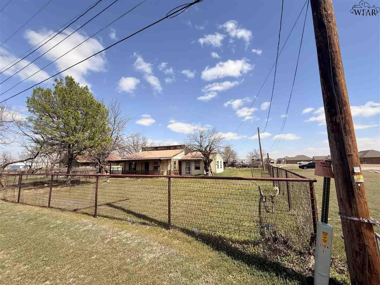 105 S College Avenue, Holliday, Texas image 3