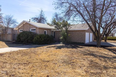 Homes For Sale - 109 W 13th Street<br/> Quanah, TX 79252