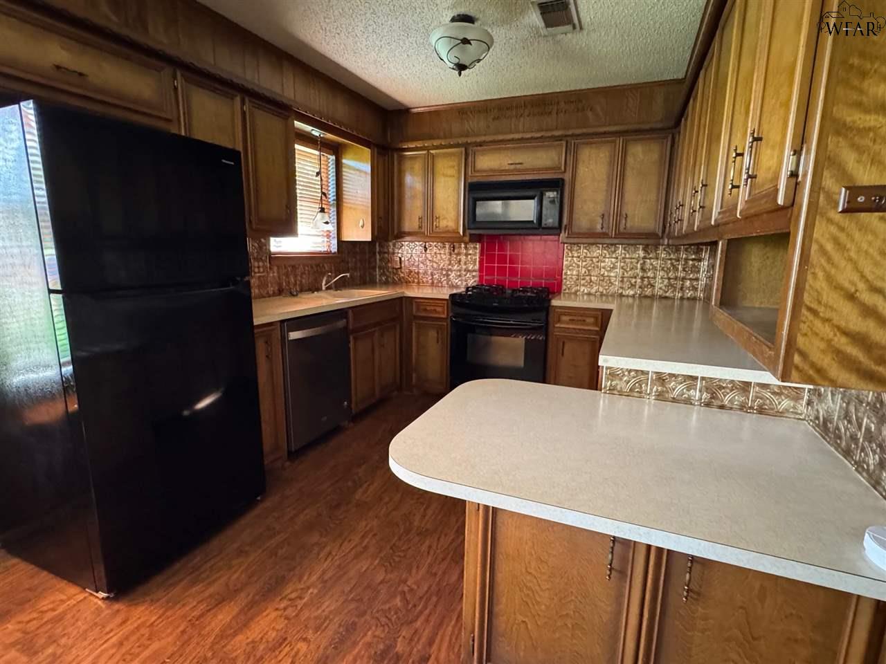 400 N Tackitt Street, Seymour, Texas image 5