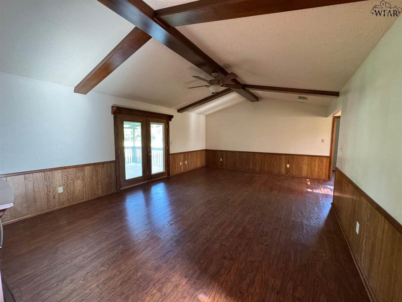 400 N Tackitt Street, Seymour, Texas image 2