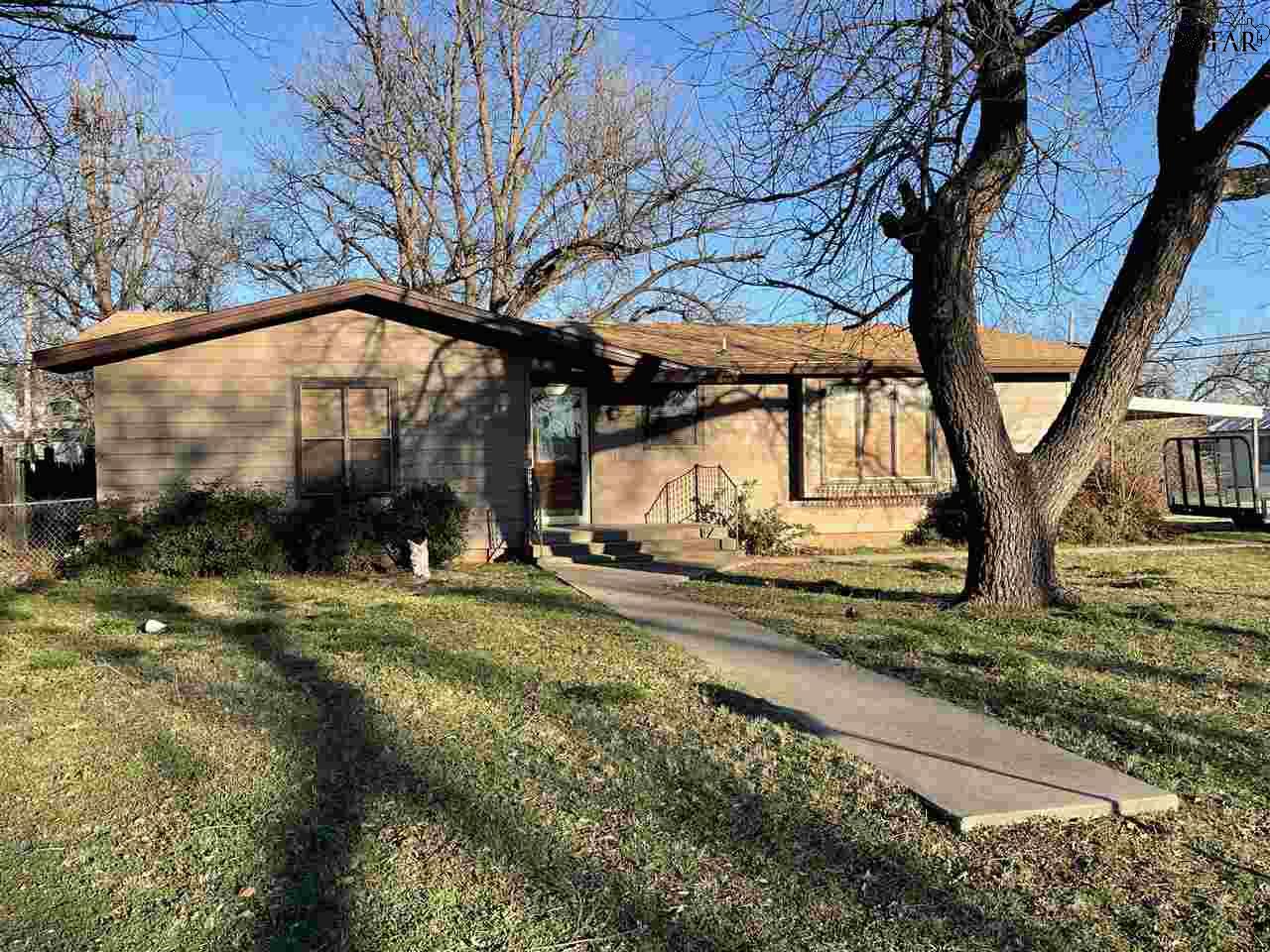 400 N Tackitt Street, Seymour, Texas image 1