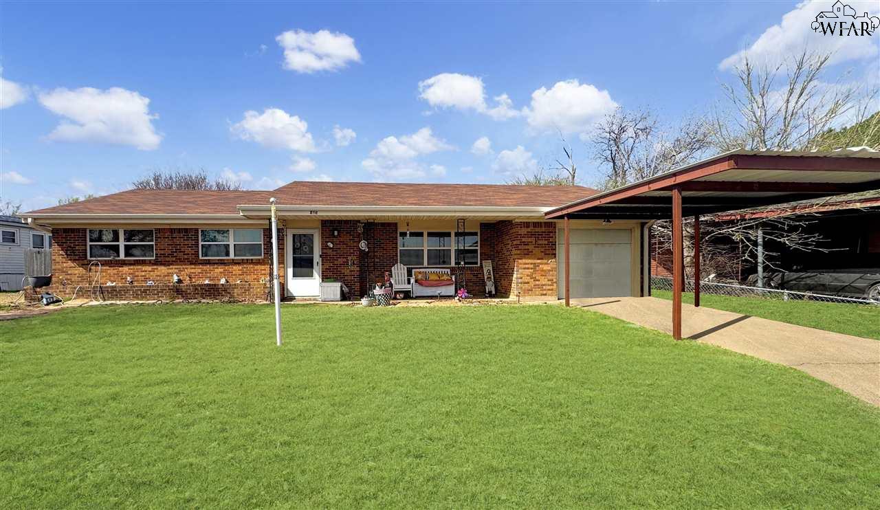 204 Mockingbird Lane, Burkburnett, Texas image 2