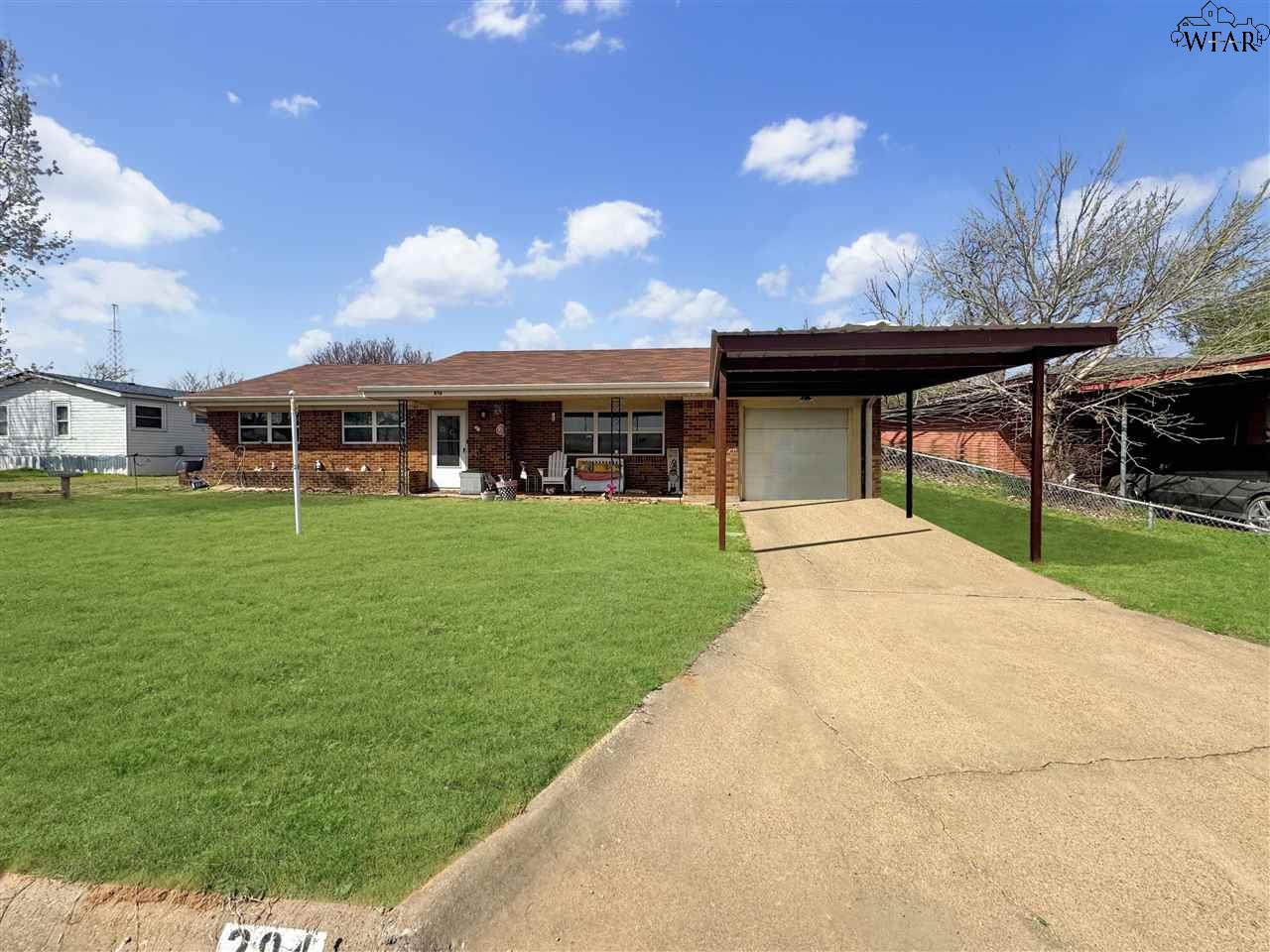 204 Mockingbird Lane, Burkburnett, Texas image 1