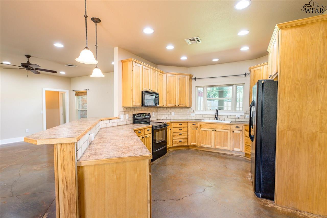 202 Skyline Drive, Wichita Falls, Texas image 10