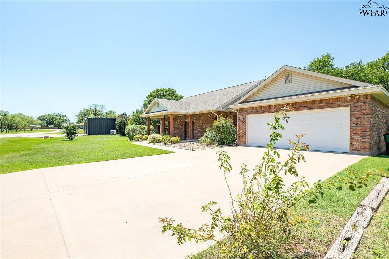 202 Skyline Drive, Wichita Falls, Texas image 2