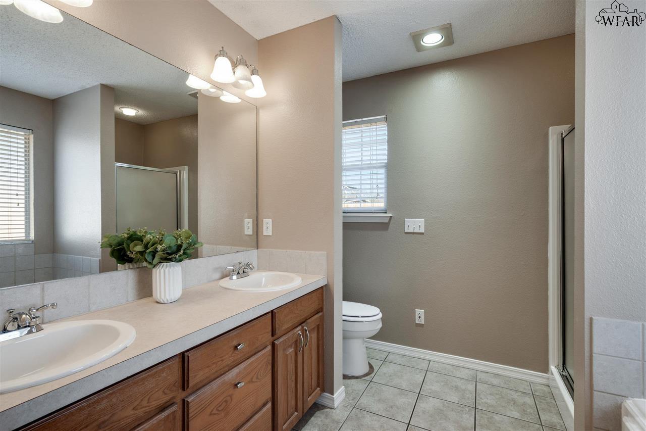 510 Callie Lane, Iowa Park, Texas image 15