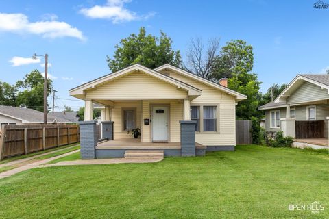 Homes For Sale - 1705 Collins Avenue<br/> Wichita Falls, TX 76301