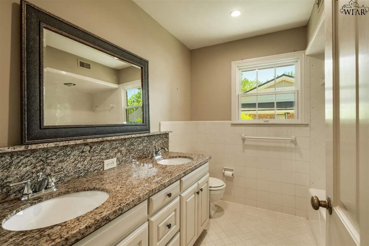 3710 Cedar Elm Lane, Wichita Falls, Texas image 24