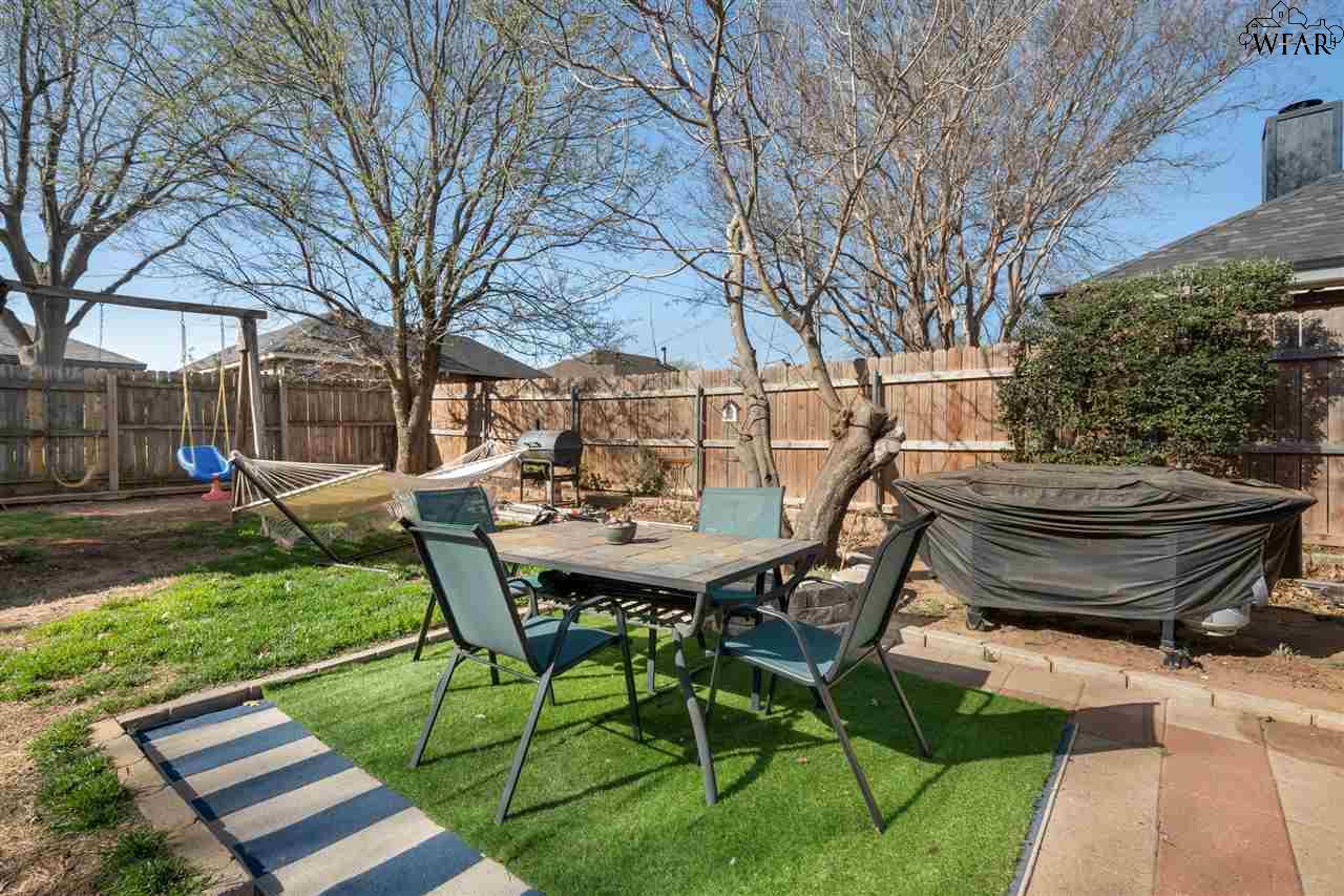 4611 Meadowlake Drive, Wichita Falls, Texas image 29