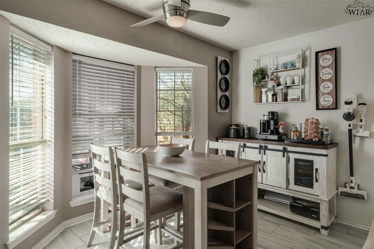 4611 Meadowlake Drive, Wichita Falls, Texas image 9