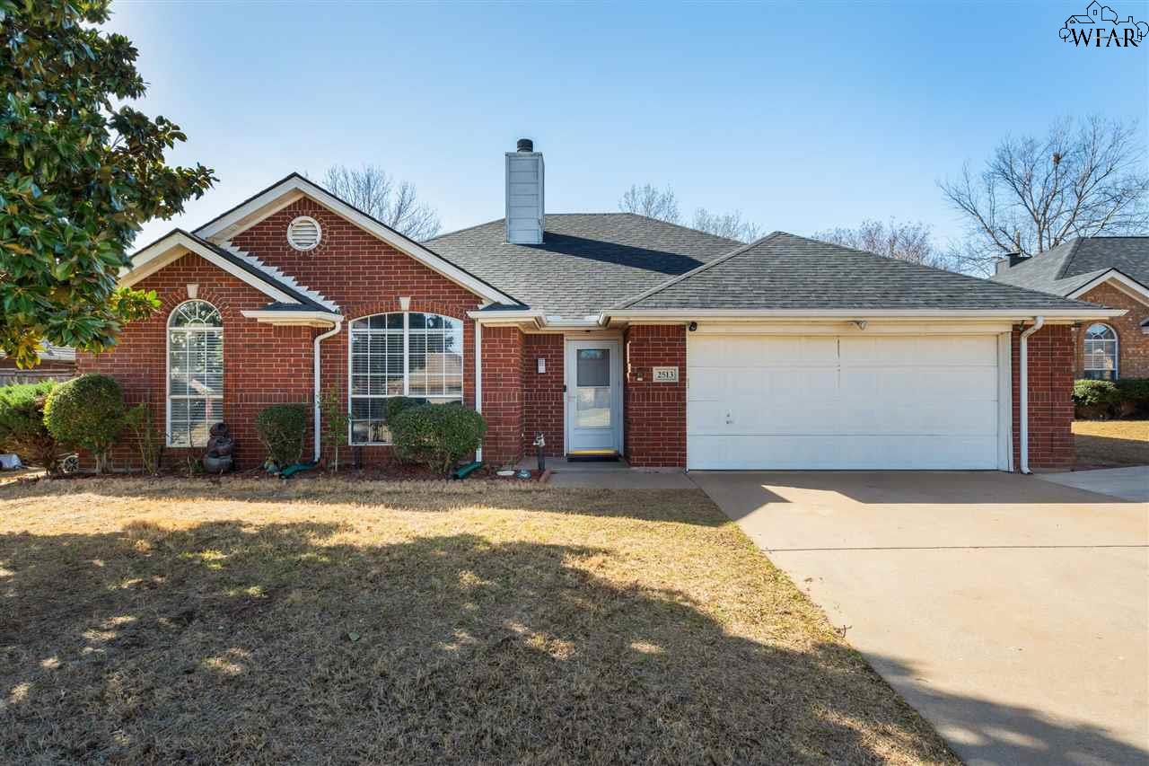 4611 Meadowlake Drive, Wichita Falls, Texas image 1